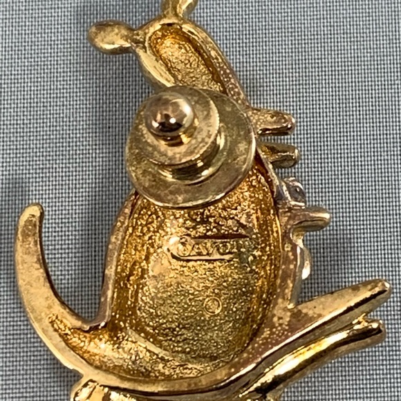 Shiny Gold Kangaroo Brooch - Picture 3 of 4